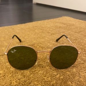 Authentic Ray-Ban round metal sun glasses in gold